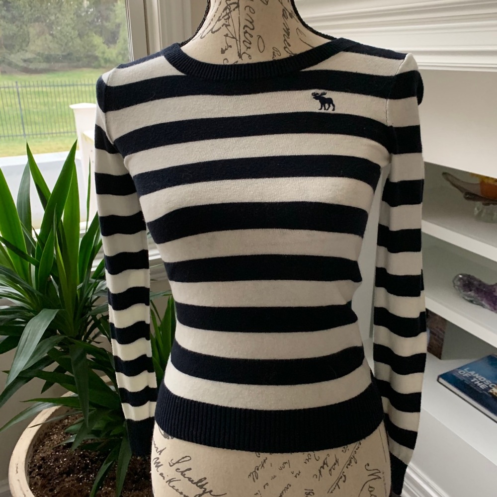 Abercrombie KIDS striped sweater - kids M